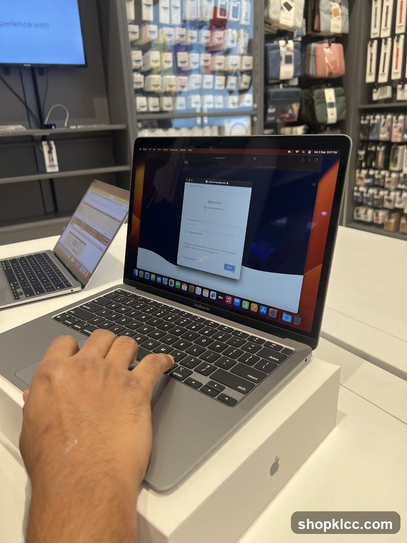 Apple Store Display