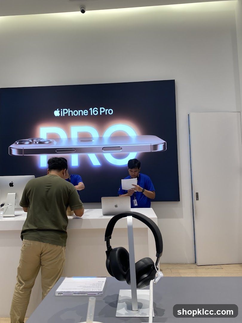 Apple Store Display