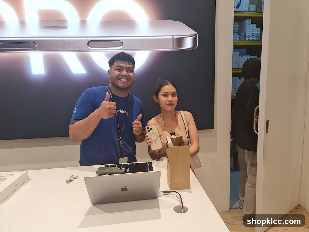 Store employees with customer