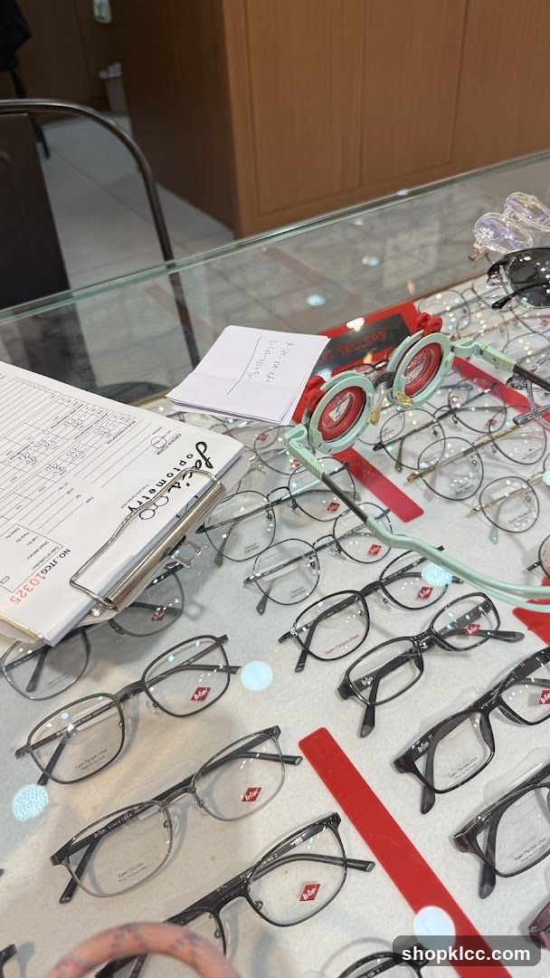 Eyeglasses Display