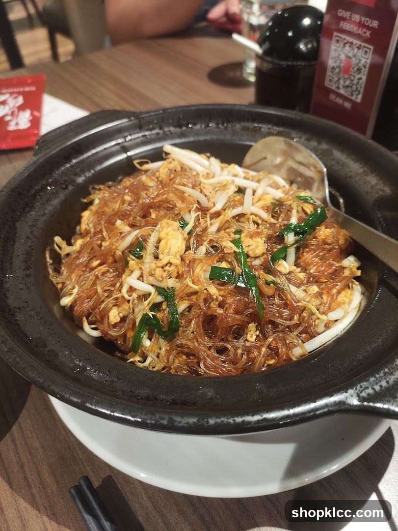 Noodles with Bean Sprouts and Scrambled Eggs
