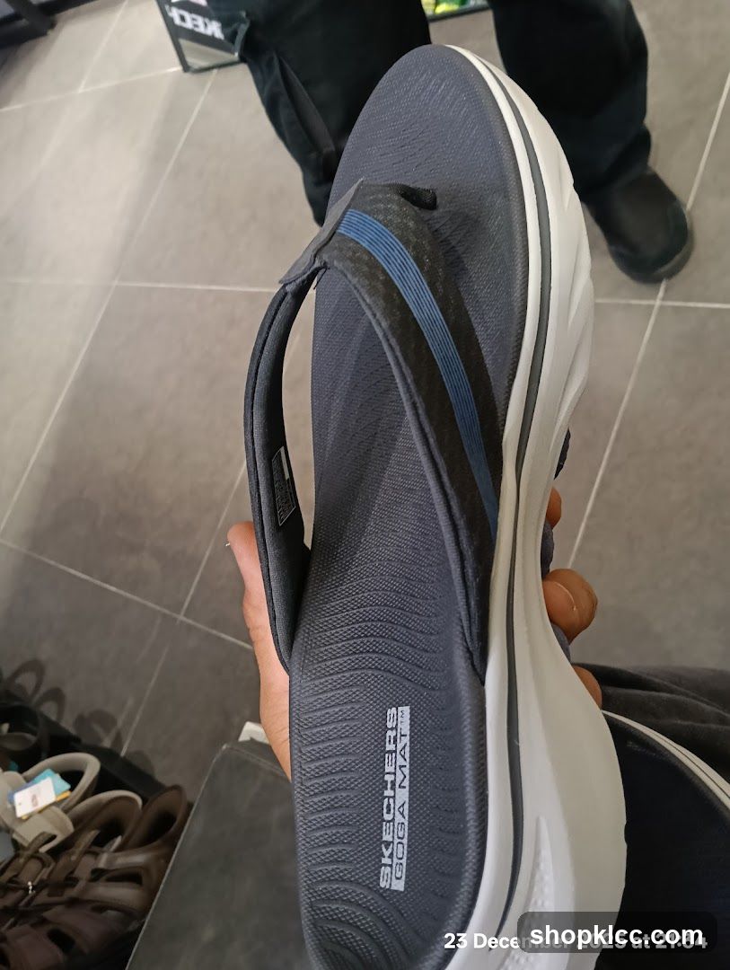 Skechers
