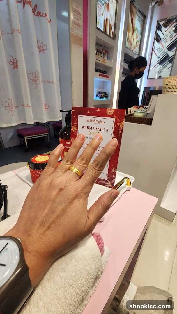 Nail Salon Service