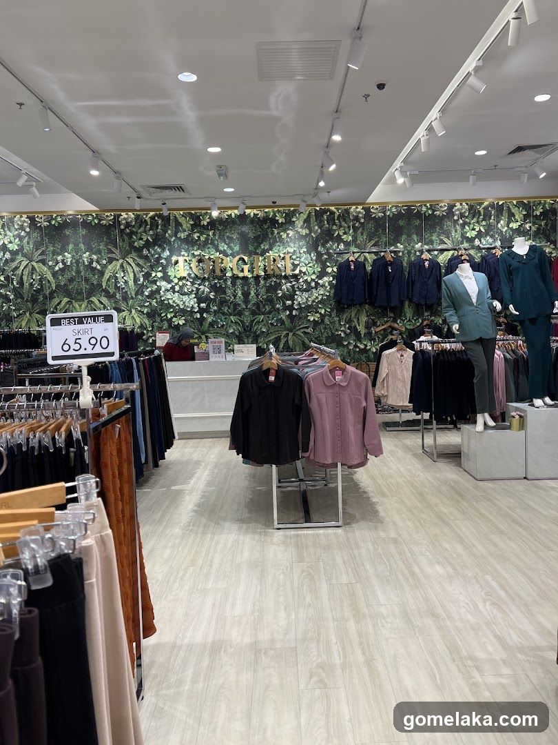 Topgirl Store Interior