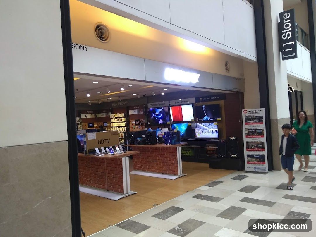 [ i ] Store @ Publika