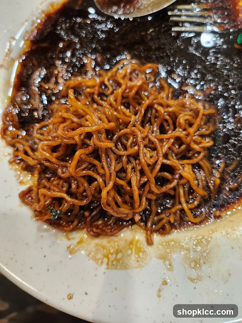 Noodles with Dark Sauce