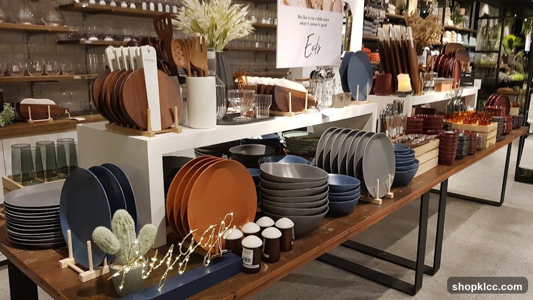 Tableware display