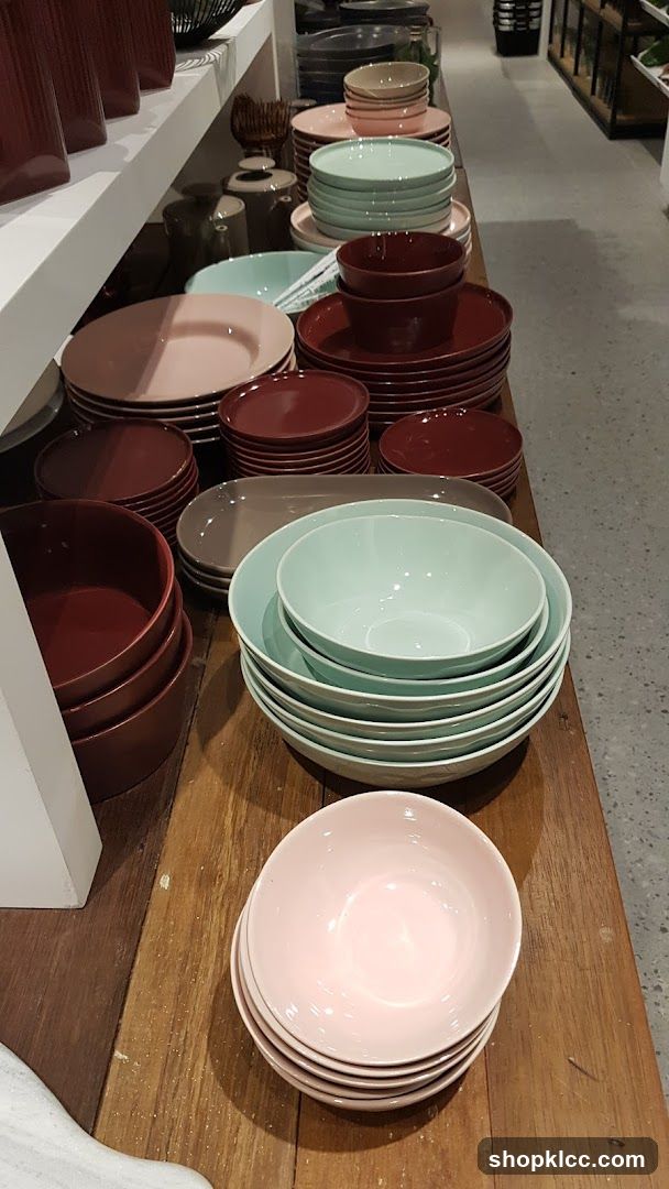 Tableware display