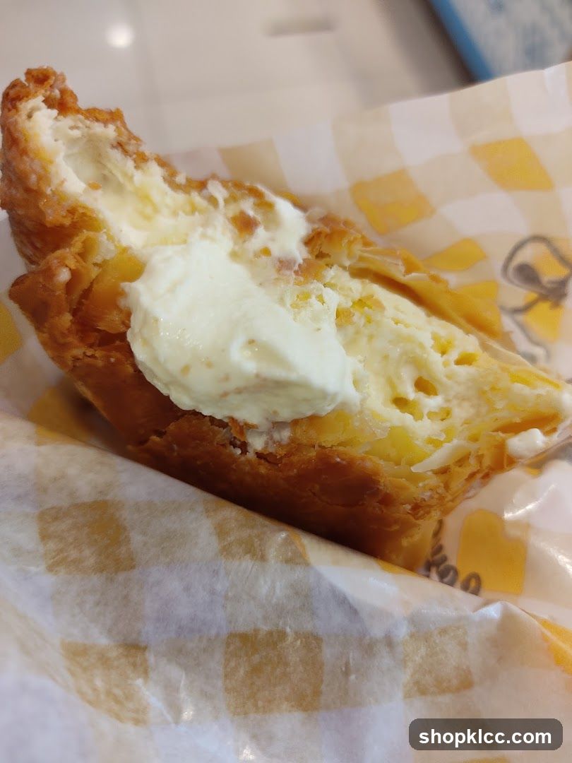 Cream-filled pastry