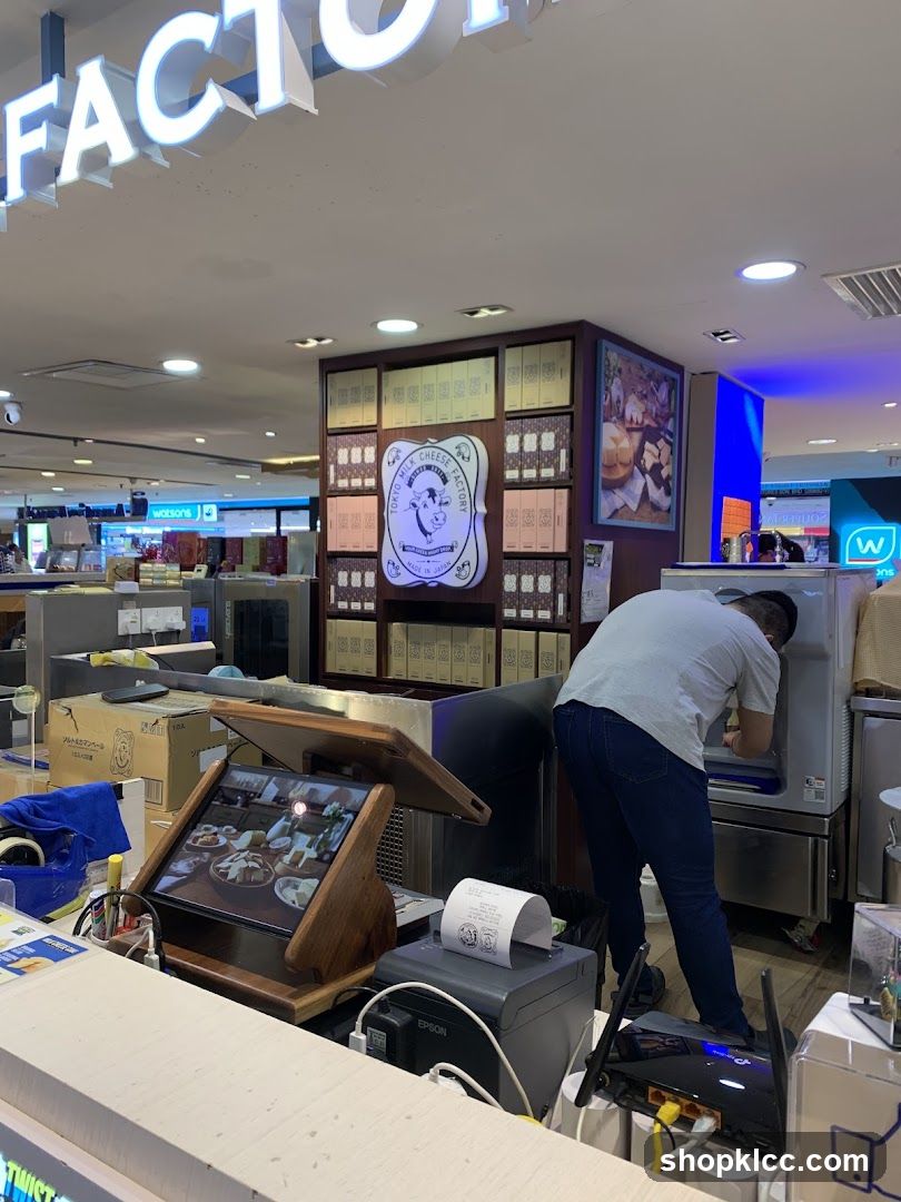 Counter with POS system and staff
