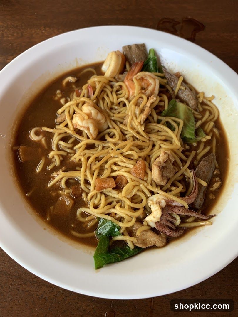 Noodles with Seafood and Meat