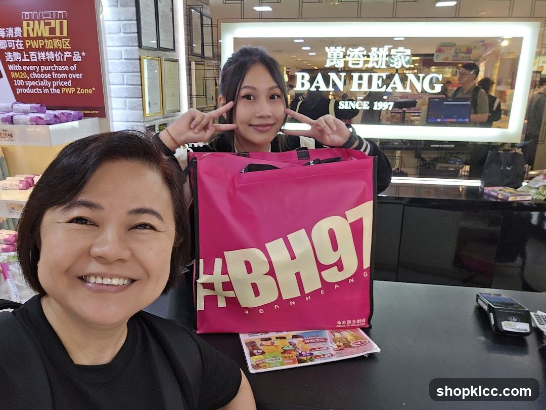 Customers at Ban Heang