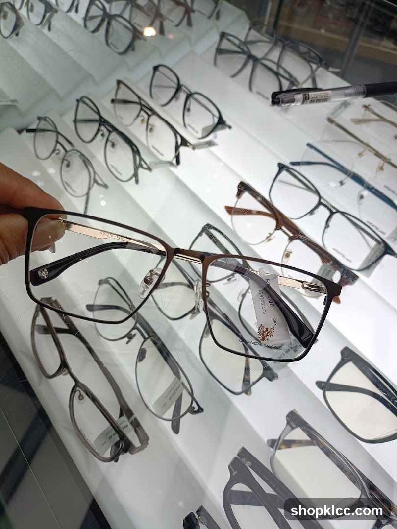 Eyeglasses Display
