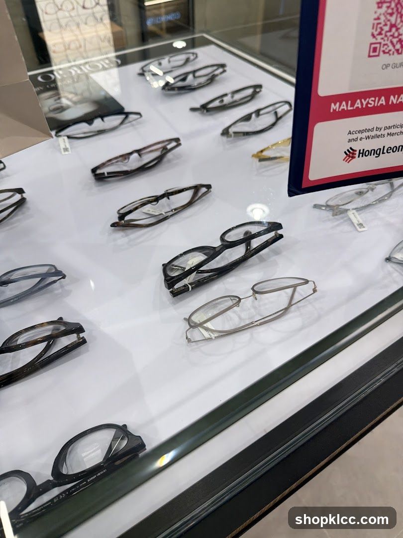 Eyeglasses Display