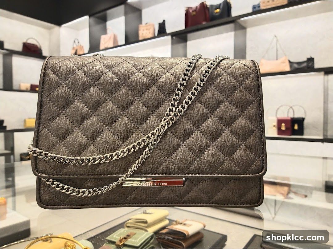 Quilted Handbag with Chain Strap