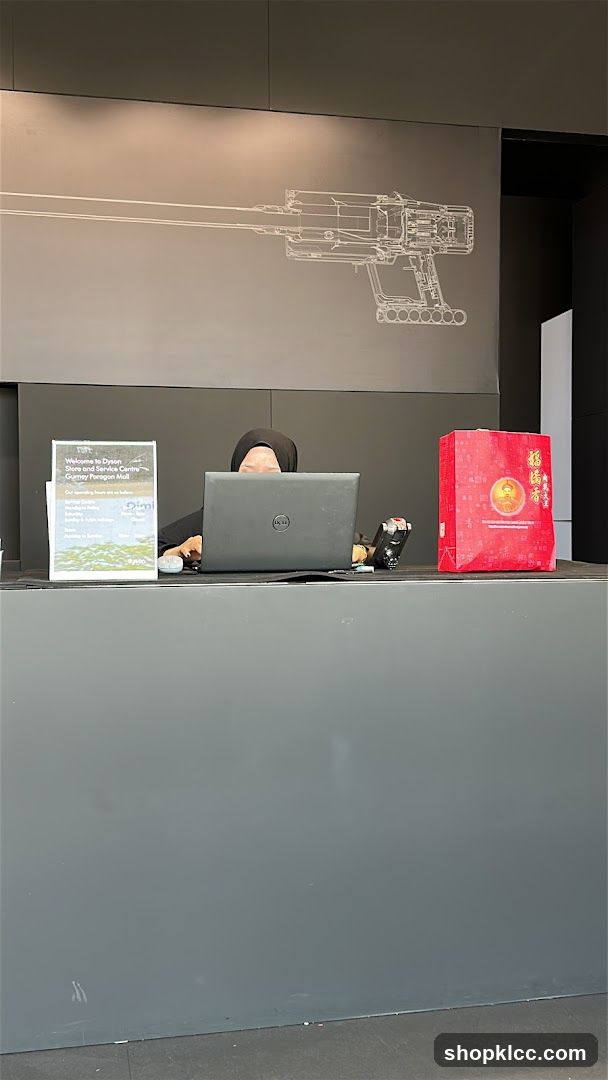 Dyson Store Counter