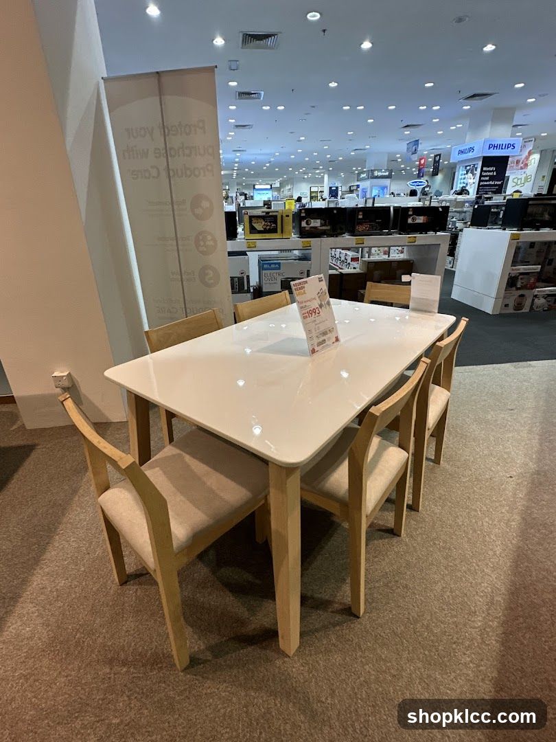 Dining Set Display