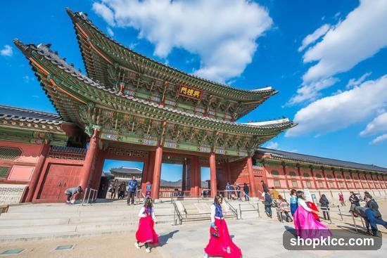 Gwanghwamun Gate at Gyeongbokgung Palace