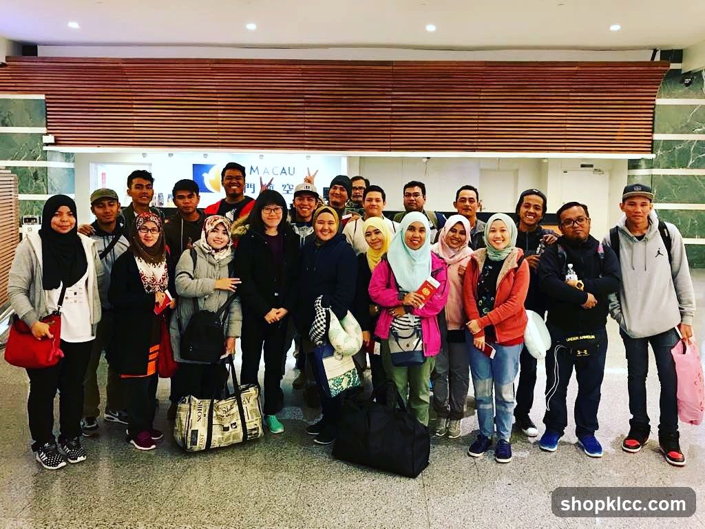 Group photo in Macau terminal