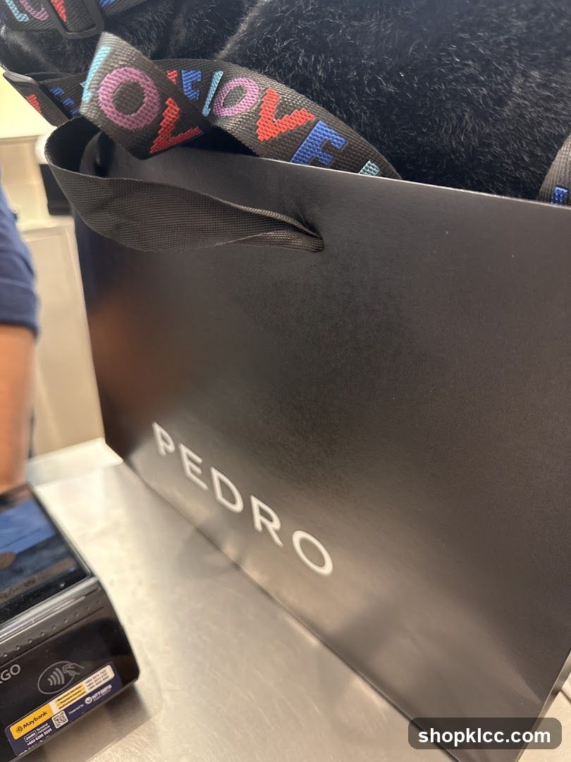 Shopping Bag with "PEDRO" Logo