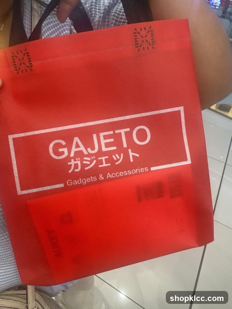 Red Shopping Bag with "GAJETO" Logo
