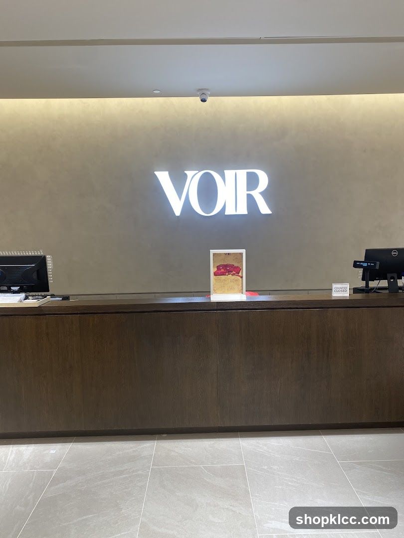 Counter with VOIR Logo