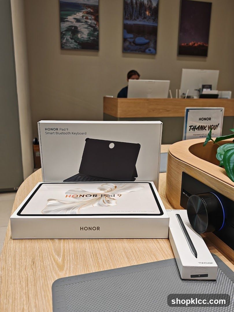 HONOR Pad 9 and accessories