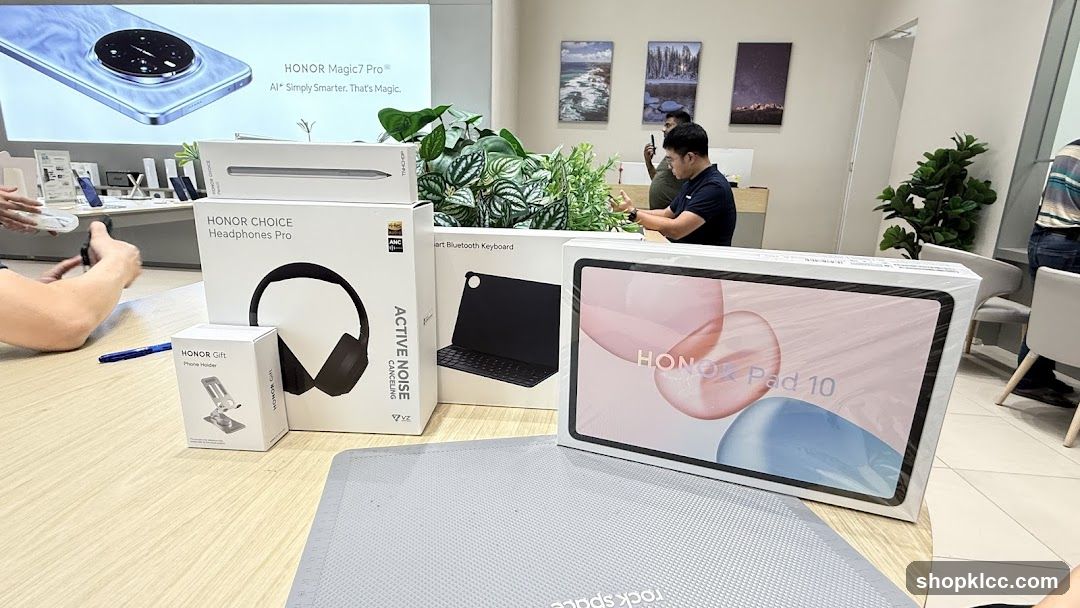 HONOR Products Display