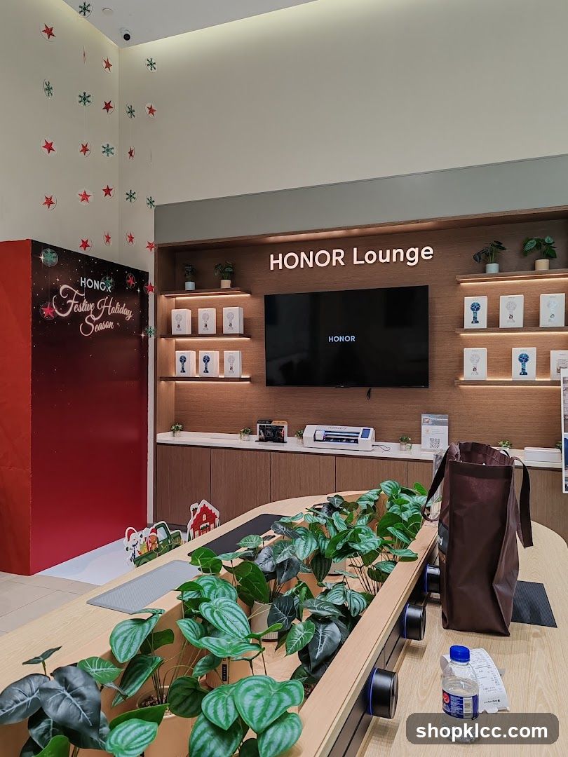 HONOR Lounge Interior