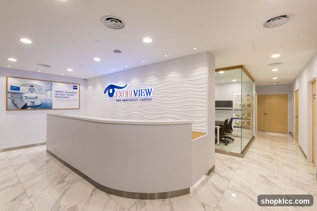 Eye Specialist Center Reception