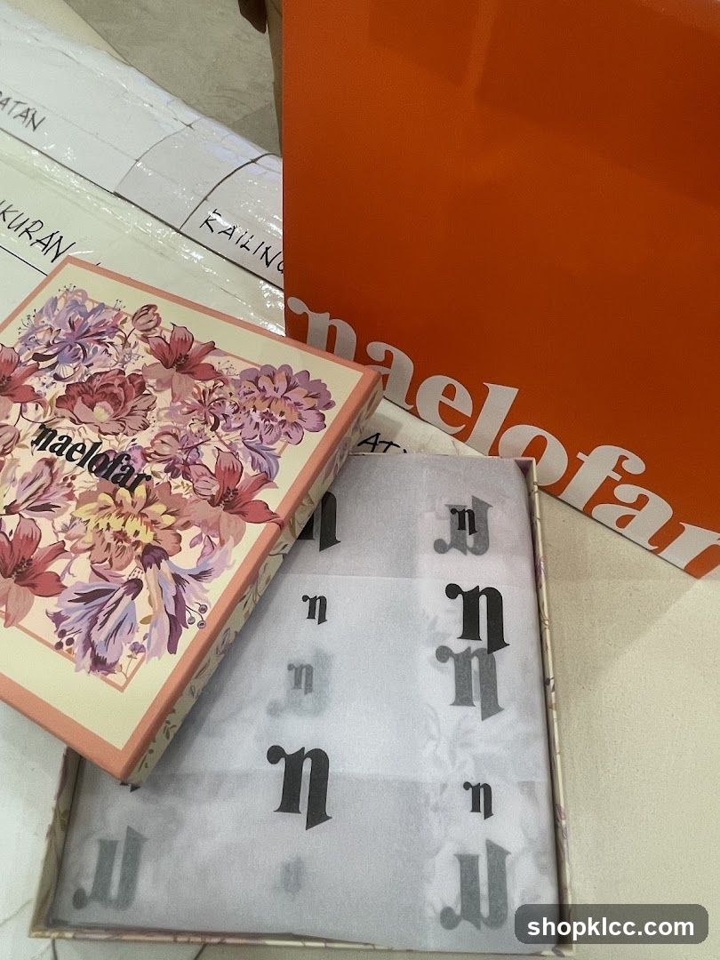 Maelofarf Gift Box and Bag