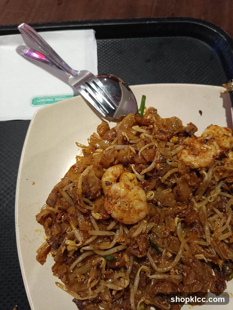 Pancake Fried Rice with Shrimp and Bean Sprouts