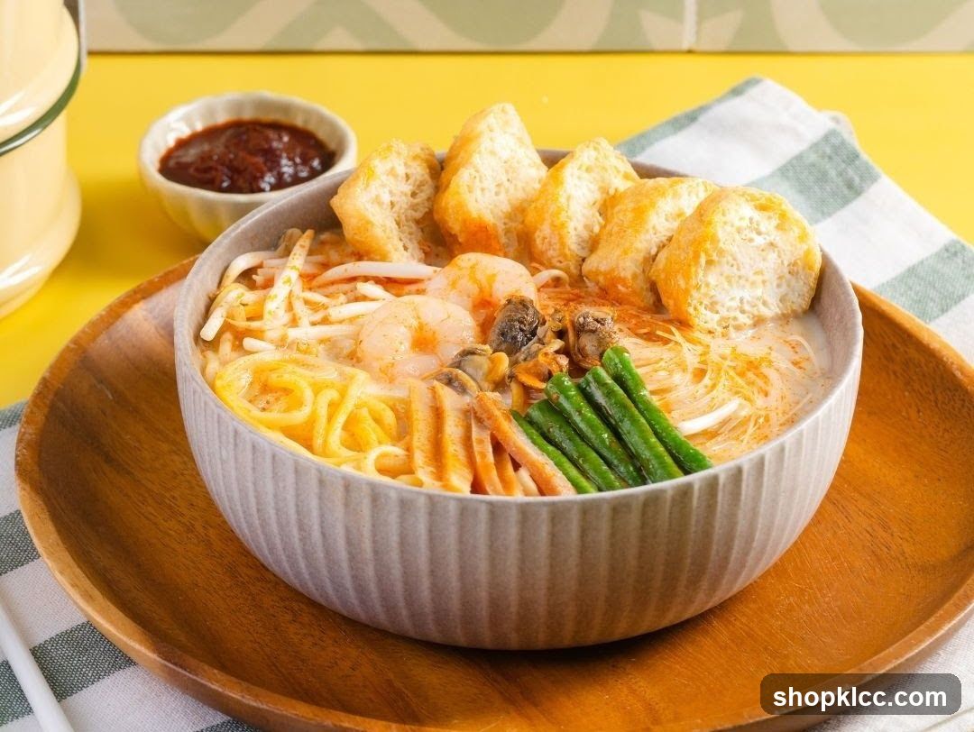 Laksa with Shrimp and Tofu Puffs