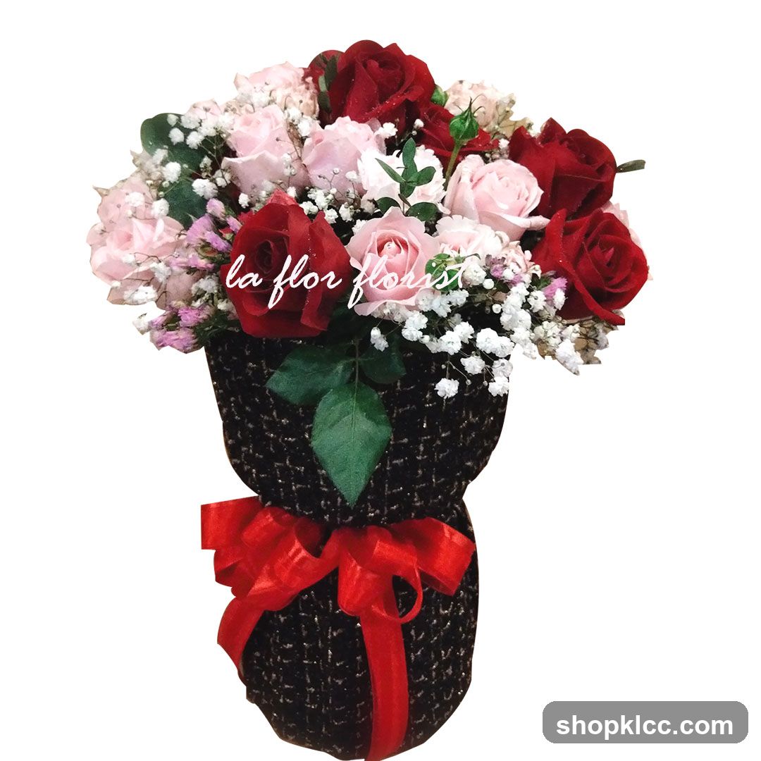 Flower Bouquet with Red and Pink Roses