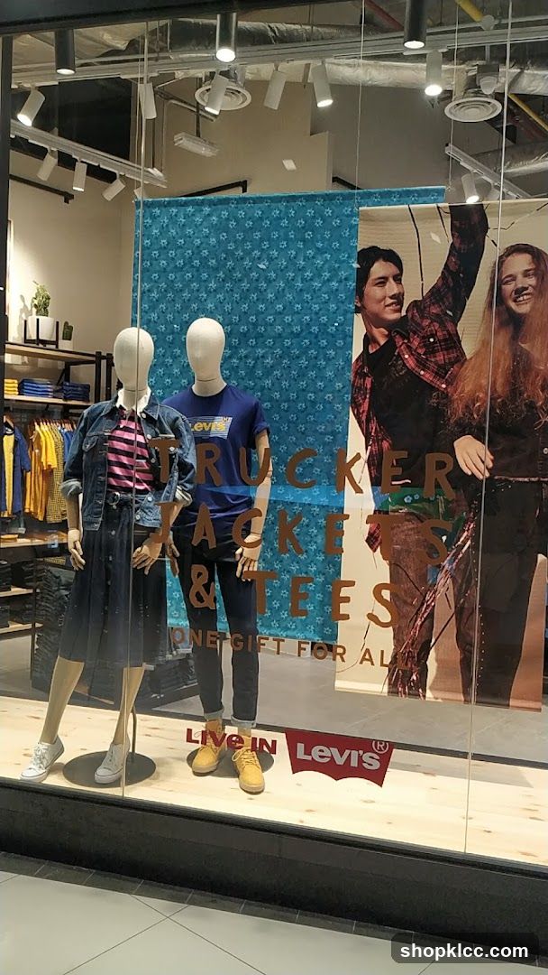 Levi's Store Window Display