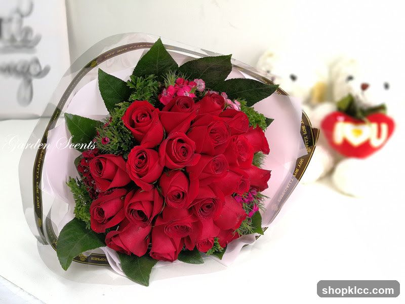 Bouquet of Red Roses