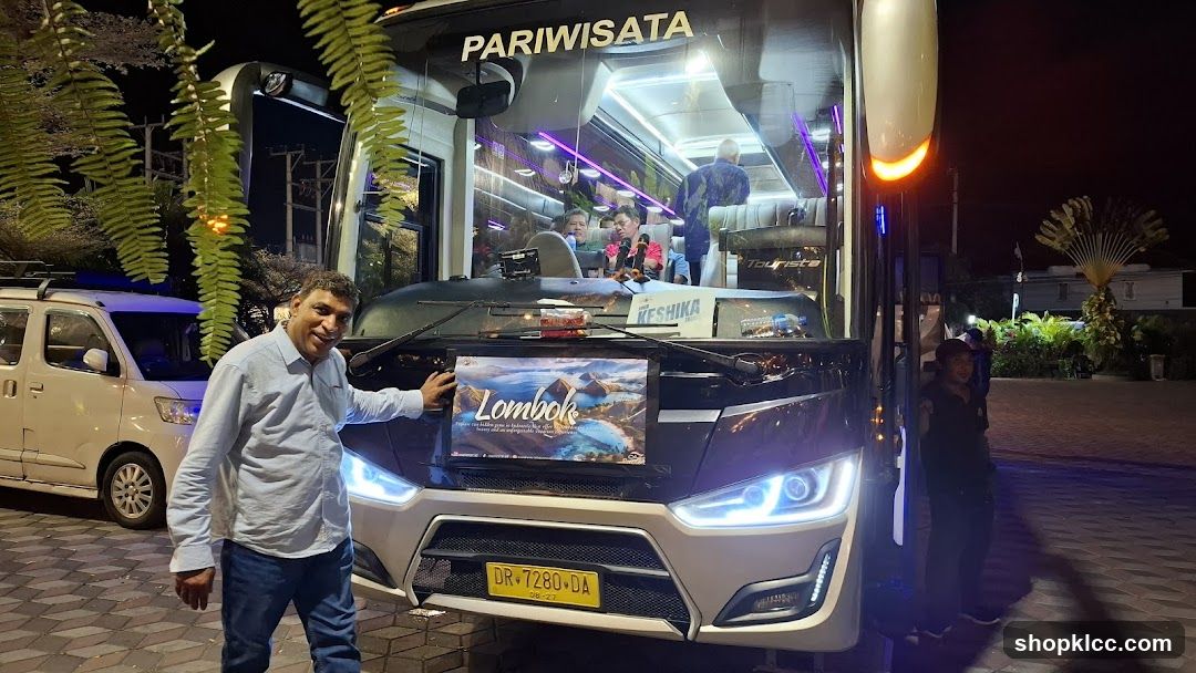 Tour Bus with Lombok Advertisement