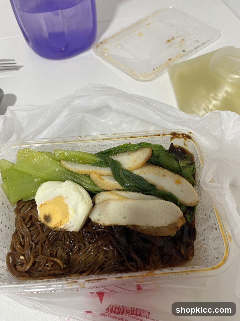 Noodles with Fish Cakes and Egg