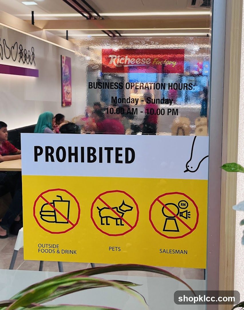 Richeese Factory Sign