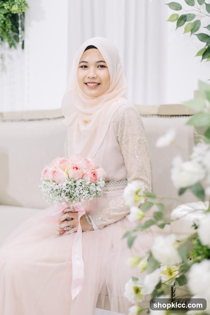 Bride holding a bouquet