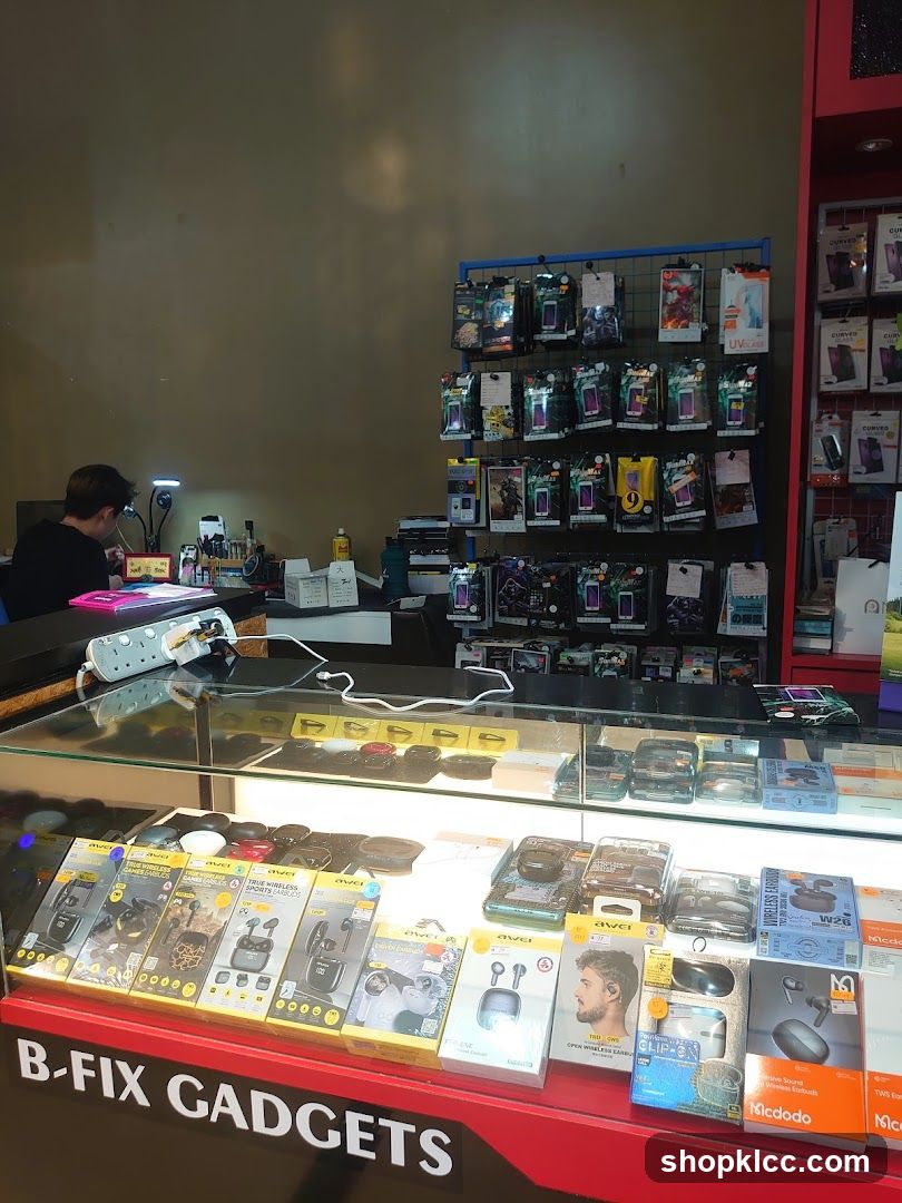 Gadget Store Display