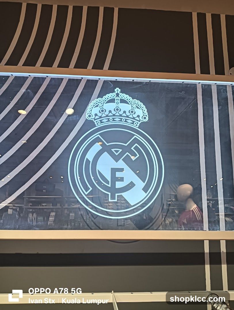 Real Madrid Logo Display