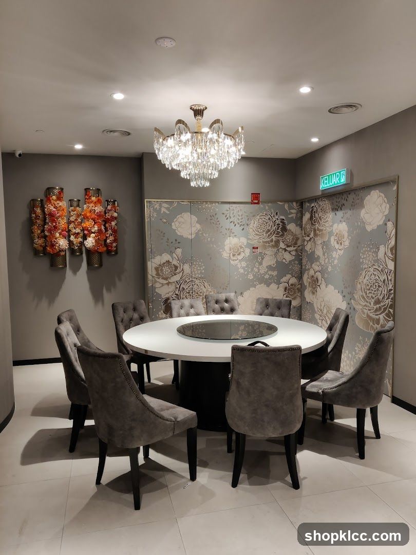 Elegant Dining Room Setup