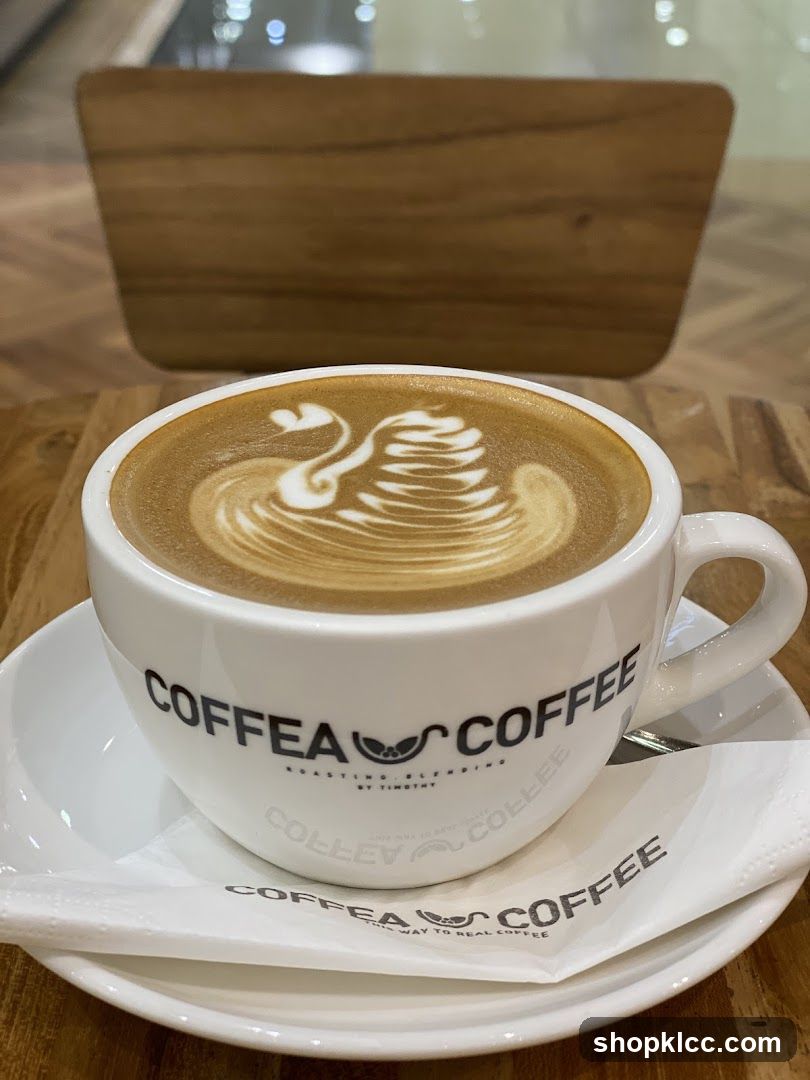 Latte with Swan Art
