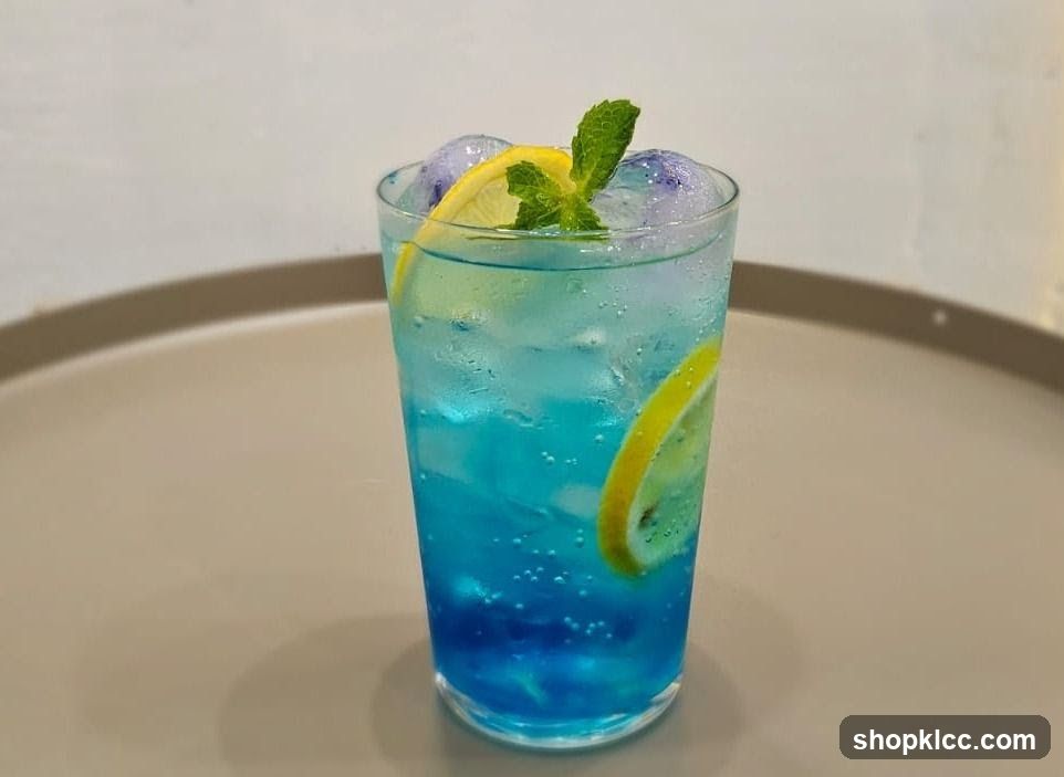 Blue Lemonade with Mint and Ice