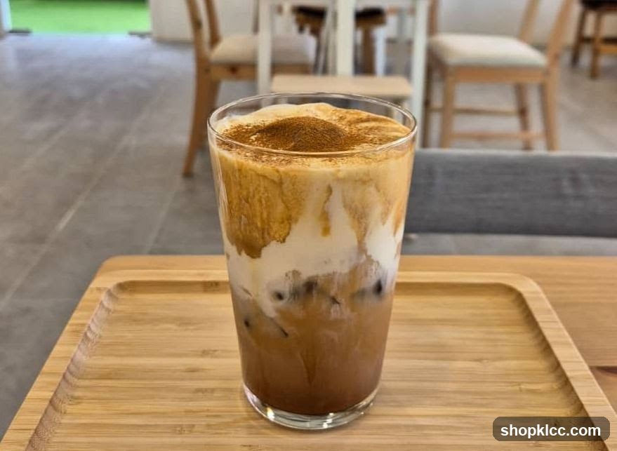 Iced Coffee with Cinnamon Dust