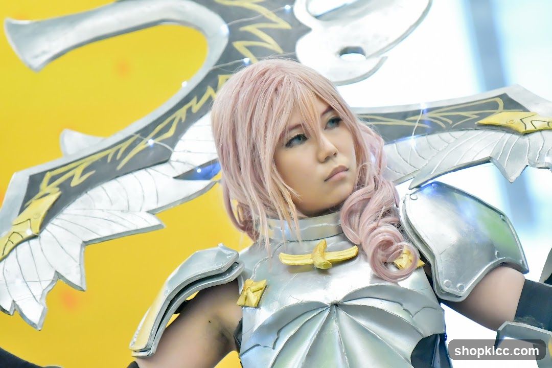 Cosplayer in Armor