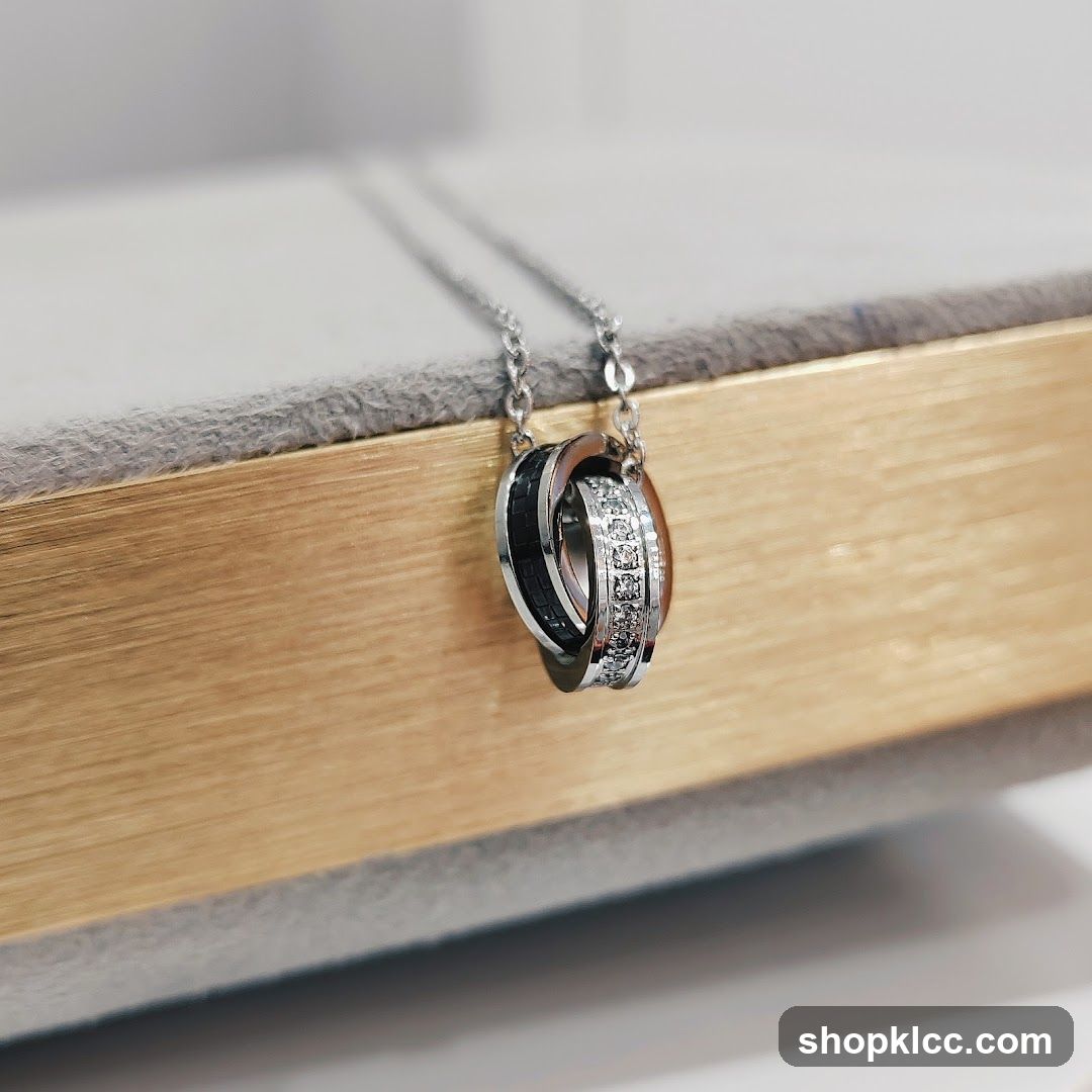 Interlocking Ring Pendant Necklace