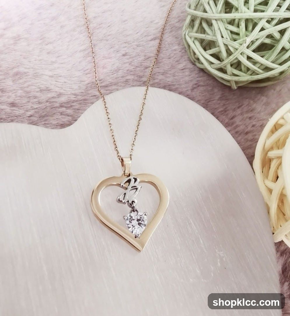 Heart Pendant Necklace Display