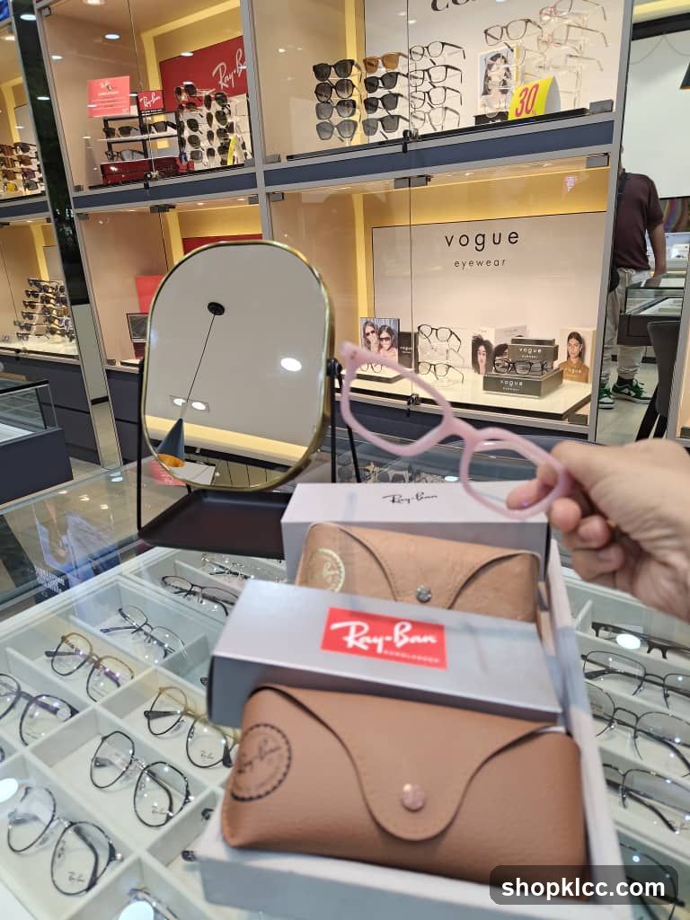 Eyeglasses Display